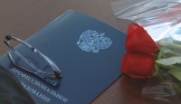 Handing diplomas to graduates of a joint master’s degree program with the Peoples Friendship University of Russia (video)
