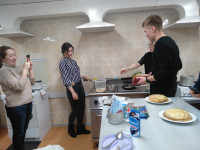 Master class on cooking pancakes